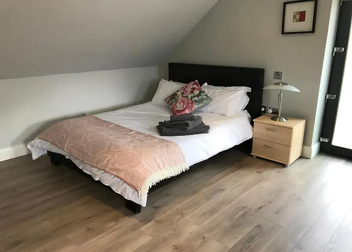 Lakeside Studio 1 Loft Apartment